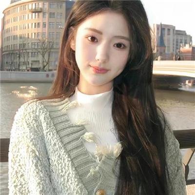 隔楼女孩：我们之间的层距封面